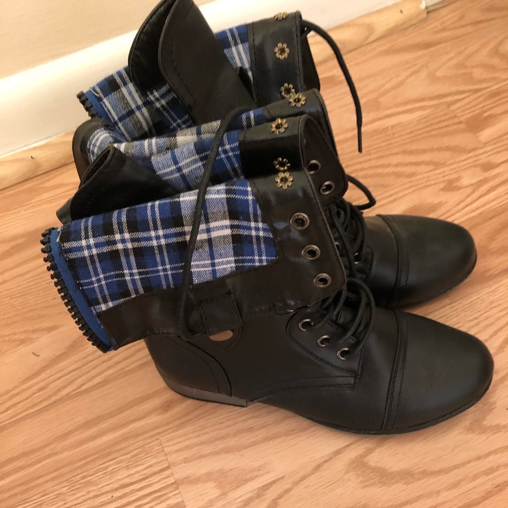 New w/o tags- combat boots